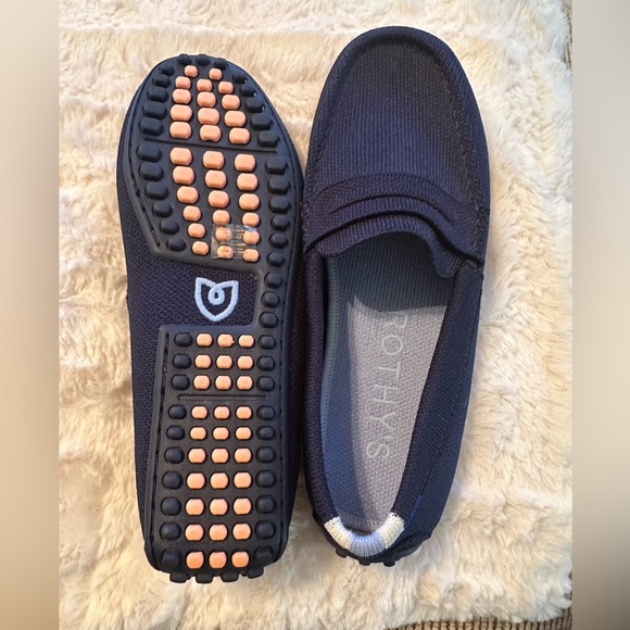 New Rothy’s “The Driver” Navy - never worn - Picture 2 of 2